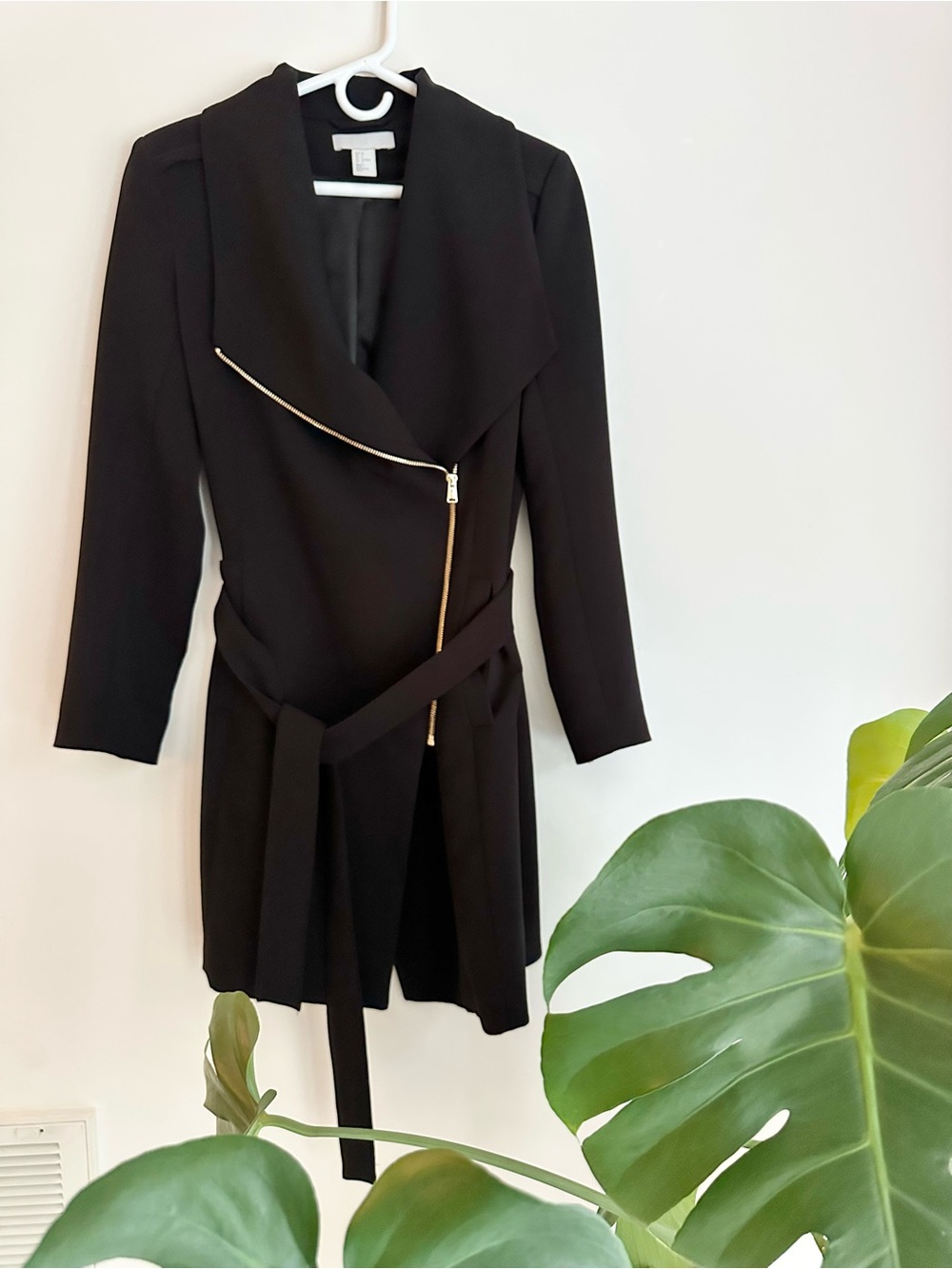 H&M Black Long-Sleeve Asymmetrical Zip Belted Blazer Jacket